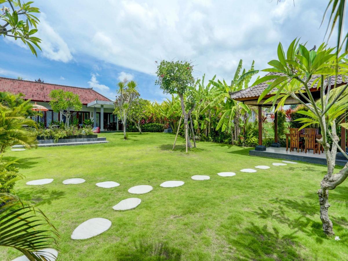Oyo 90116 Carik Bali Guest House Canggu Buitenkant foto