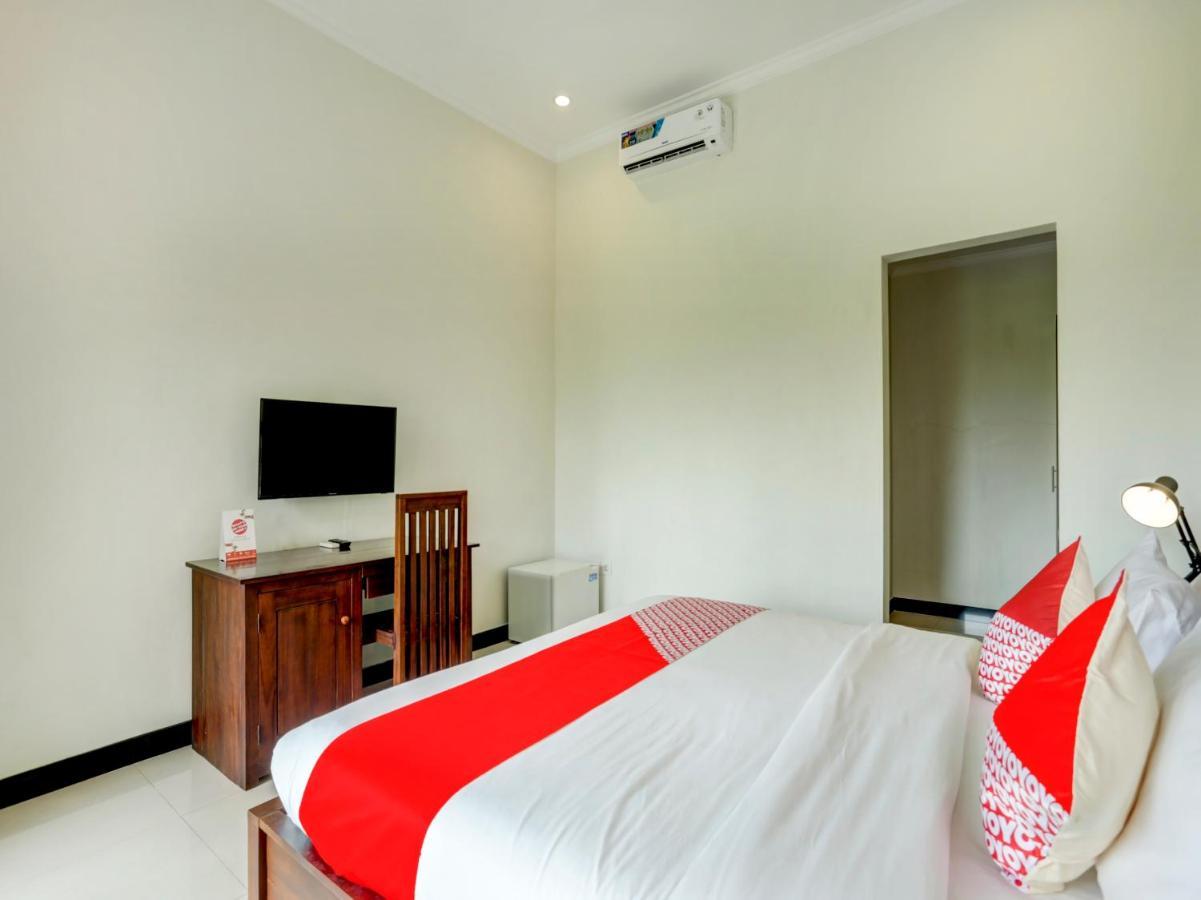 Oyo 90116 Carik Bali Guest House Canggu Buitenkant foto